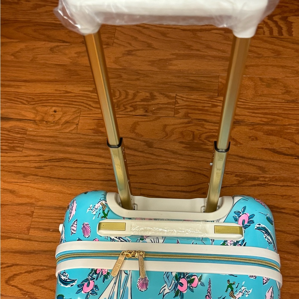 Lilly Pulitzer suitcase NEW in Florida blue print - Picture 3 of 13